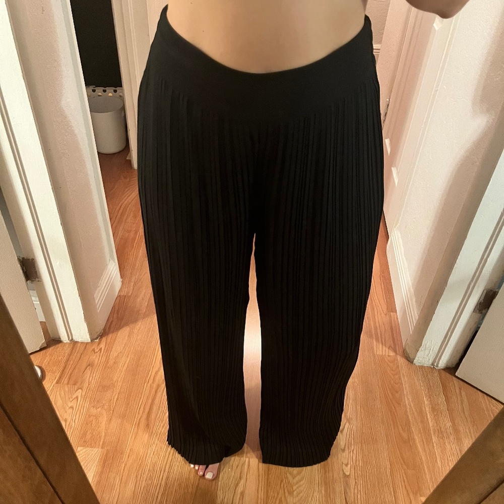 Classic pleated wide leg Saks fifth avenue pants